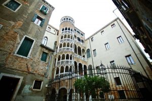 scala-contarini-del-bovolo-36